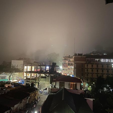 Hotel Tip Top Solan Eksteriør billede